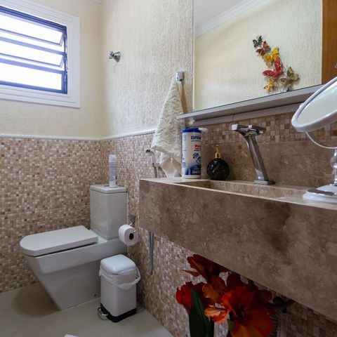 Casa à venda com 228m², 3 quartos e 5 vagasLavabo