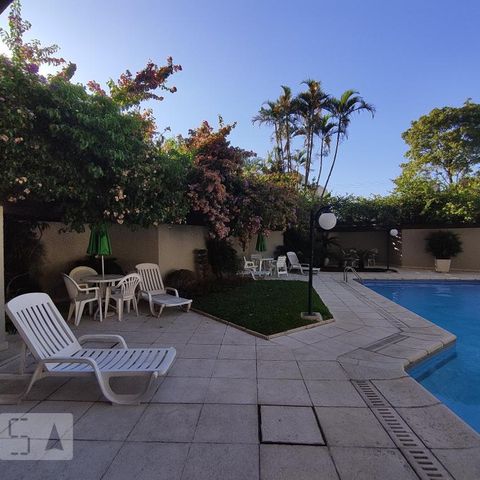 Apartamento à venda com 189m², 3 quartos e 2 vagasÁrea verde da  piscina 