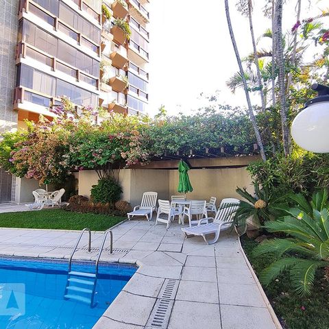 Apartamento à venda com 189m², 3 quartos e 2 vagasÁrea verde da  piscina 