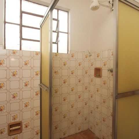 Casa à venda com 99m², 2 quartos e 5 vagasBANHEIRO