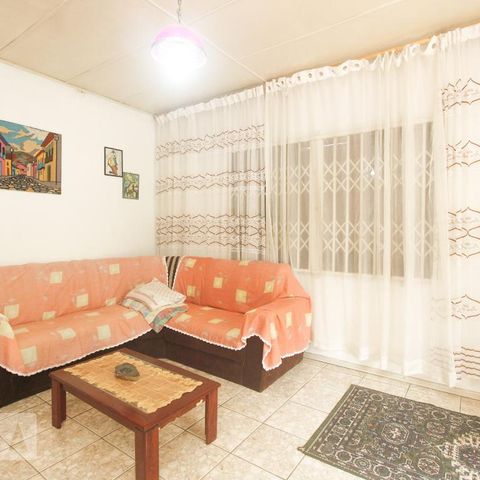 Casa à venda com 99m², 2 quartos e 5 vagasSALA