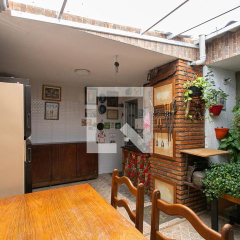 Casa à venda com 172m², 4 quartos e 3 vagasCasa 2 - Quintal e Churrasqueira
