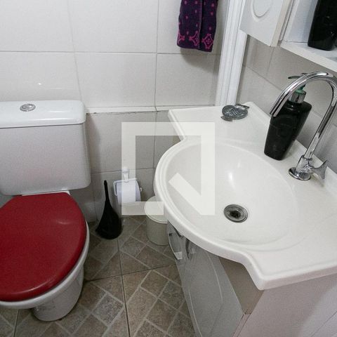 Casa à venda com 172m², 4 quartos e 3 vagasCasa 2 - Banheiro de Serviço