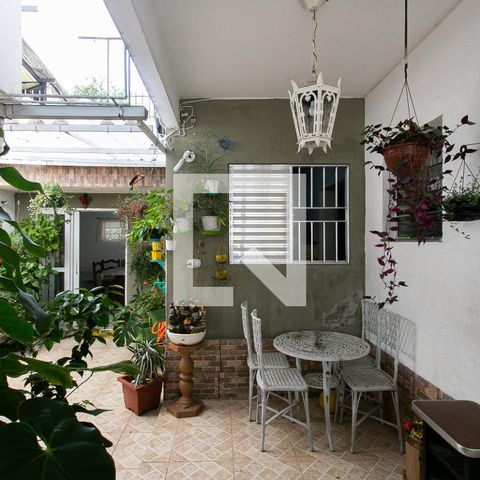 Casa à venda com 172m², 4 quartos e 3 vagas
Casa 2 - Entrada
