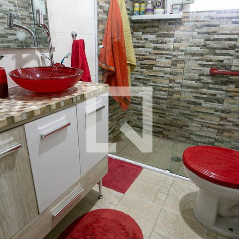 Casa à venda com 172m², 4 quartos e 3 vagasCasa 2 - Banheiro
