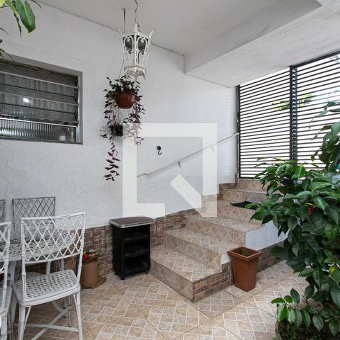 Casa à venda com 172m², 4 quartos e 3 vagasCasa 2 - Entrada