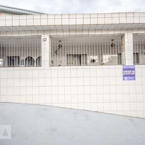 Casa à venda com 110m², 4 quartos e 1 vagaFachada
