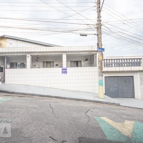 Casa à venda com 110m², 4 quartos e 1 vagaFachada