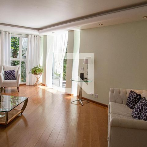 Casa à venda com 600m², 5 quartos e 4 vagasSala