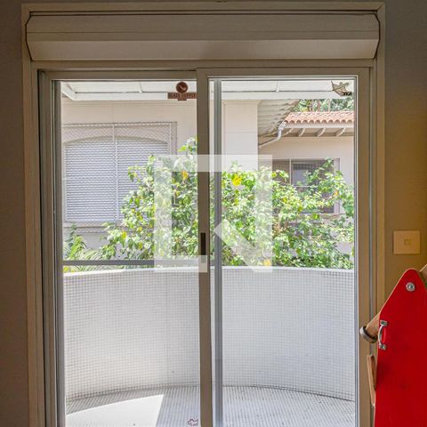 Casa à venda com 600m², 5 quartos e 4 vagasQuarto 2 - Suíte