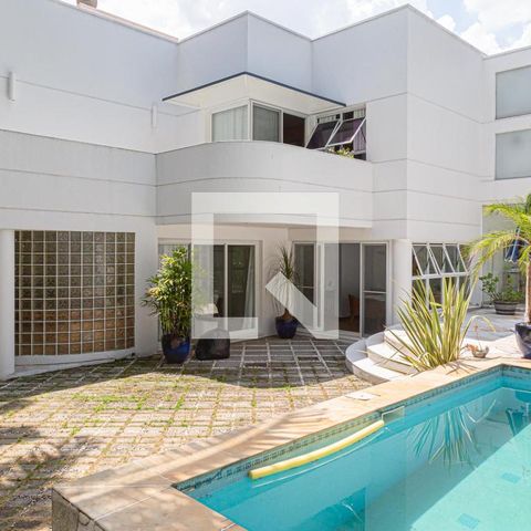 Casa à venda com 600m², 5 quartos e 4 vagasPiscina