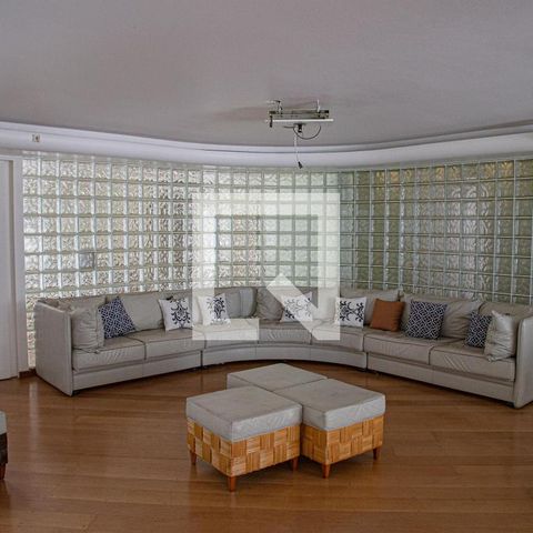 Casa à venda com 600m², 5 quartos e 4 vagasSala