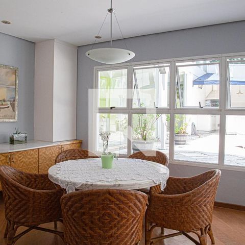 Casa à venda com 600m², 5 quartos e 4 vagasCopa