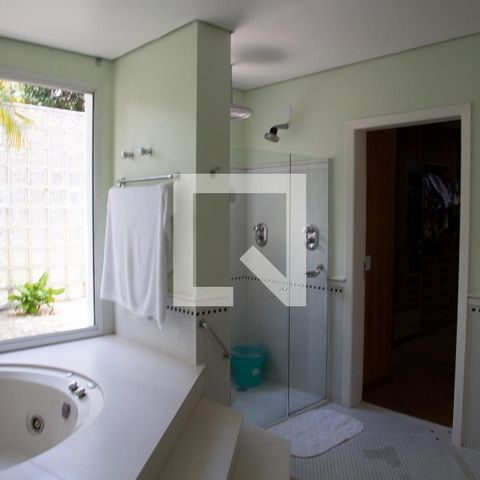 Casa à venda com 600m², 5 quartos e 4 vagasBanheiro da Suíte