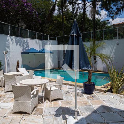 Casa à venda com 600m², 5 quartos e 4 vagasPiscina