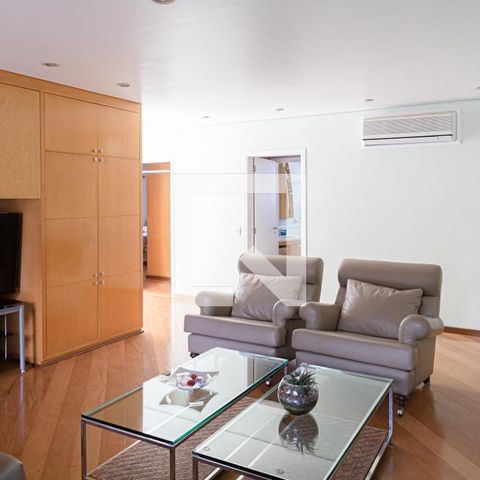 Casa à venda com 600m², 5 quartos e 4 vagasSala de TV