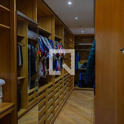 Casa à venda com 600m², 5 quartos e 4 vagasCloset