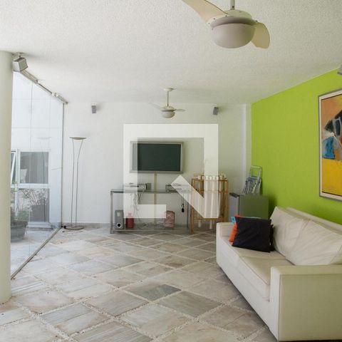 Casa à venda com 600m², 5 quartos e 4 vagasSalão de Festas