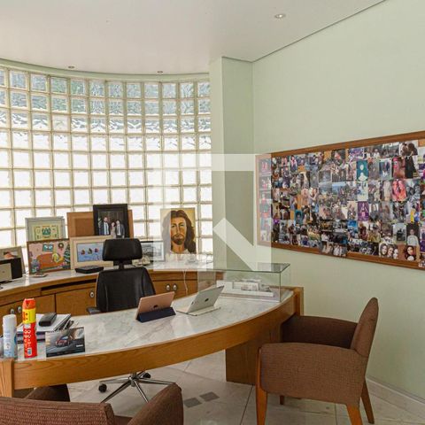 Casa à venda com 600m², 5 quartos e 4 vagasEscritório