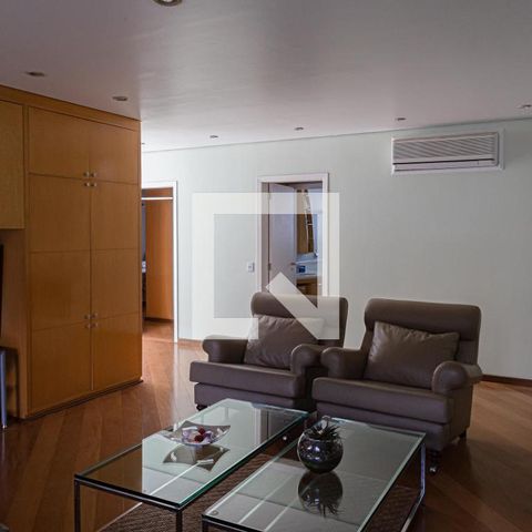 Casa à venda com 600m², 5 quartos e 4 vagasSala de TV