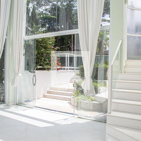 Casa à venda com 600m², 5 quartos e 4 vagasSala