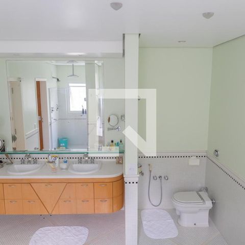 Casa à venda com 600m², 5 quartos e 4 vagasBanheiro da Suíte