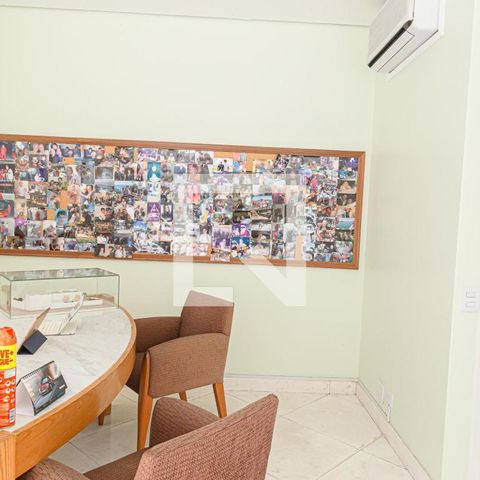 Casa à venda com 600m², 5 quartos e 4 vagasEscritório