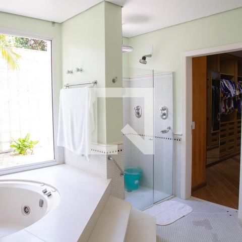 Casa à venda com 600m², 5 quartos e 4 vagasBanheiro da Suíte