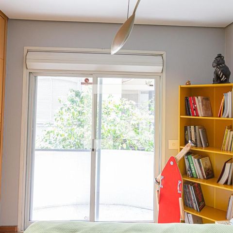 Casa à venda com 600m², 5 quartos e 4 vagasQuarto 2 - Suíte