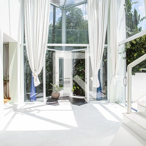 Casa à venda com 600m², 5 quartos e 4 vagasSala