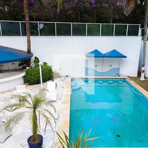 Casa à venda com 600m², 5 quartos e 4 vagasPiscina