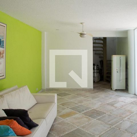 Casa à venda com 600m², 5 quartos e 4 vagasSalão de Festas