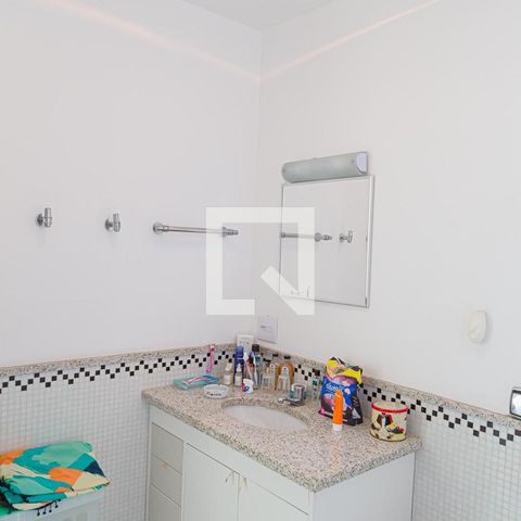Casa à venda com 600m², 5 quartos e 4 vagasBanheiro 
