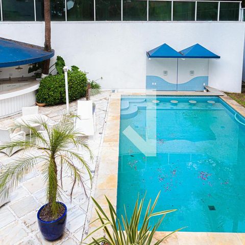 Casa à venda com 600m², 5 quartos e 4 vagasPiscina