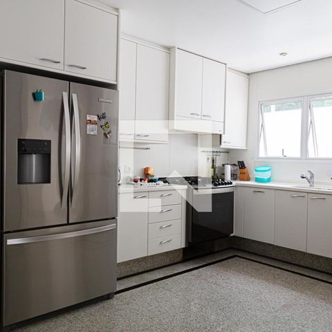 Casa à venda com 600m², 5 quartos e 4 vagasCozinha