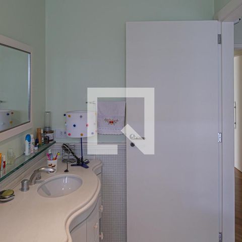 Casa à venda com 600m², 5 quartos e 4 vagasBanheiro da Suíte 3