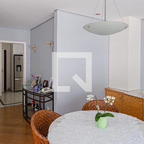 Casa à venda com 600m², 5 quartos e 4 vagasCopa