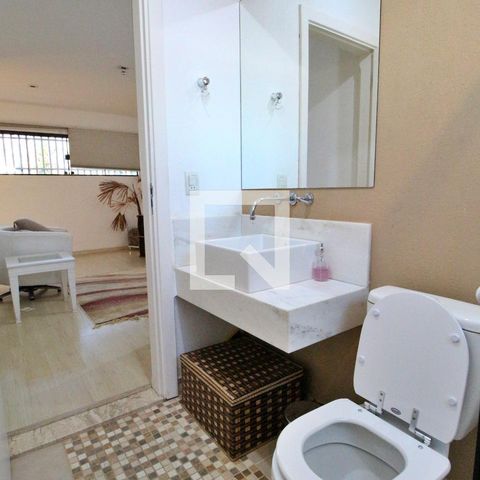 Casa à venda com 788m², 9 quartos e 10 vagasBanheiro do Quarto 8 (Suíte)