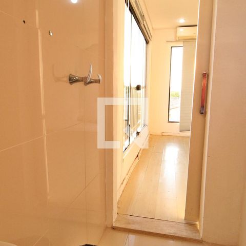 Casa à venda com 788m², 9 quartos e 10 vagasBanheiro Quarto 6 (lavabo)