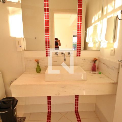 Casa à venda com 788m², 9 quartos e 10 vagasBanheiro Social