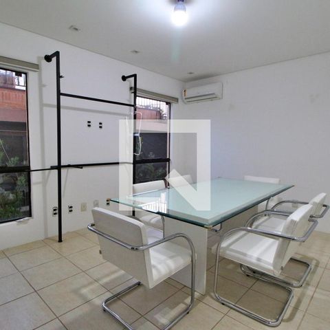 Casa à venda com 788m², 9 quartos e 10 vagasQuarto 3