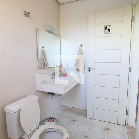 Casa à venda com 788m², 9 quartos e 10 vagasBanheiro Área Externa