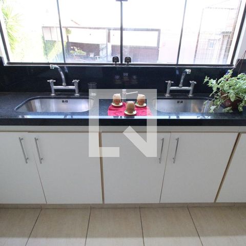 Casa à venda com 788m², 9 quartos e 10 vagasCozinha - Pia/ Armários/ Bancada