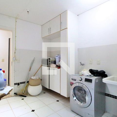 Casa à venda com 788m², 9 quartos e 10 vagasÁrea de Serviço
