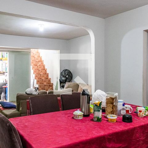 Casa à venda com 200m², 4 quartos e sem vagaSala