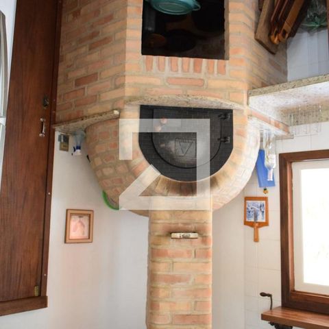 Casa à venda com 328m², 3 quartos e 8 vagasCozinha