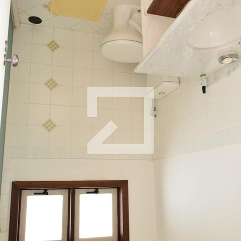 Casa à venda com 328m², 3 quartos e 8 vagasBanheiro Social