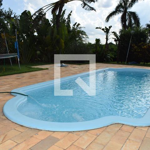 Casa à venda com 328m², 3 quartos e 8 vagasPiscina