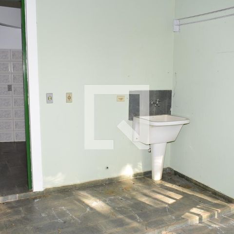 Casa à venda com 328m², 3 quartos e 8 vagasLavanderia Casa 2