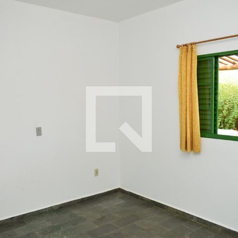 Casa à venda com 328m², 3 quartos e 8 vagasQuarto 2 Casa 2